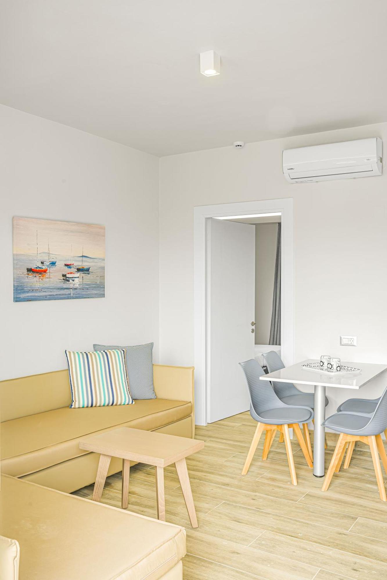 Sergiani Garden Hotel Apartments Sztalída Kültér fotó